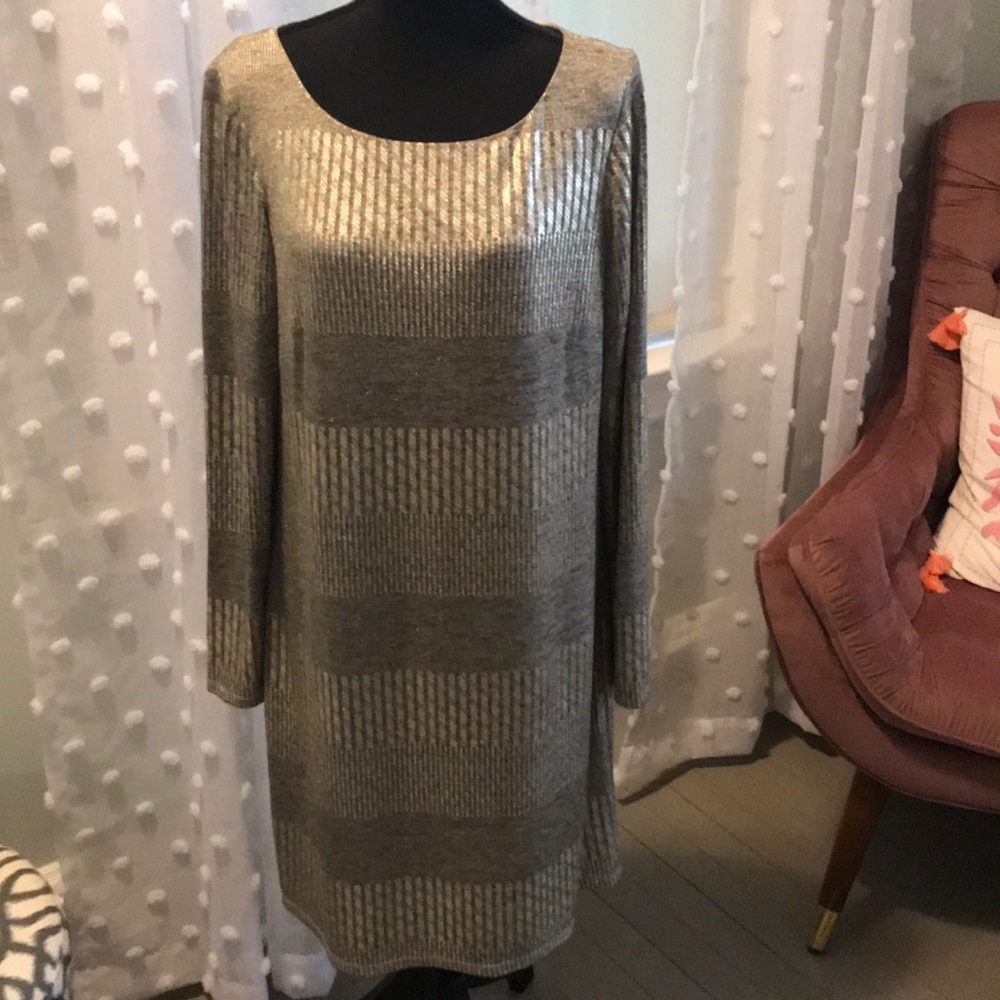 Stunning fully lined gold dress